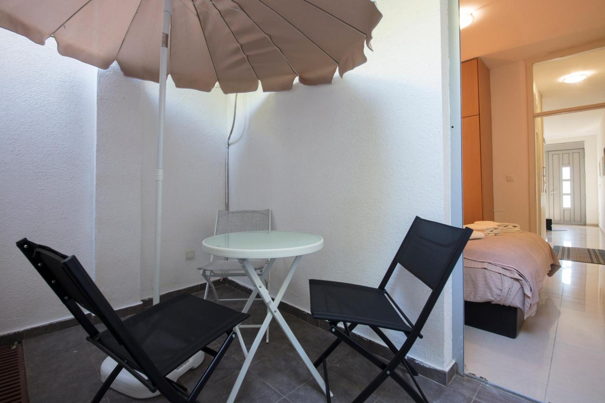 Waterfront Apartments Cattaro Esterno foto
